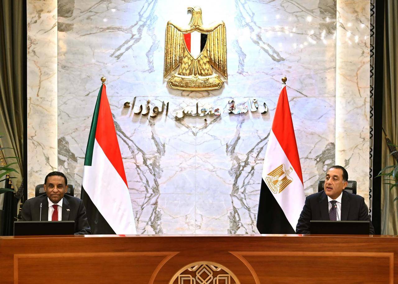 رئيس الوزراء المصري مصطفى مدبولي خلال محادثات مع نظيره السوداني في القاهرة الخميس (مجلس الوزراء المصري)