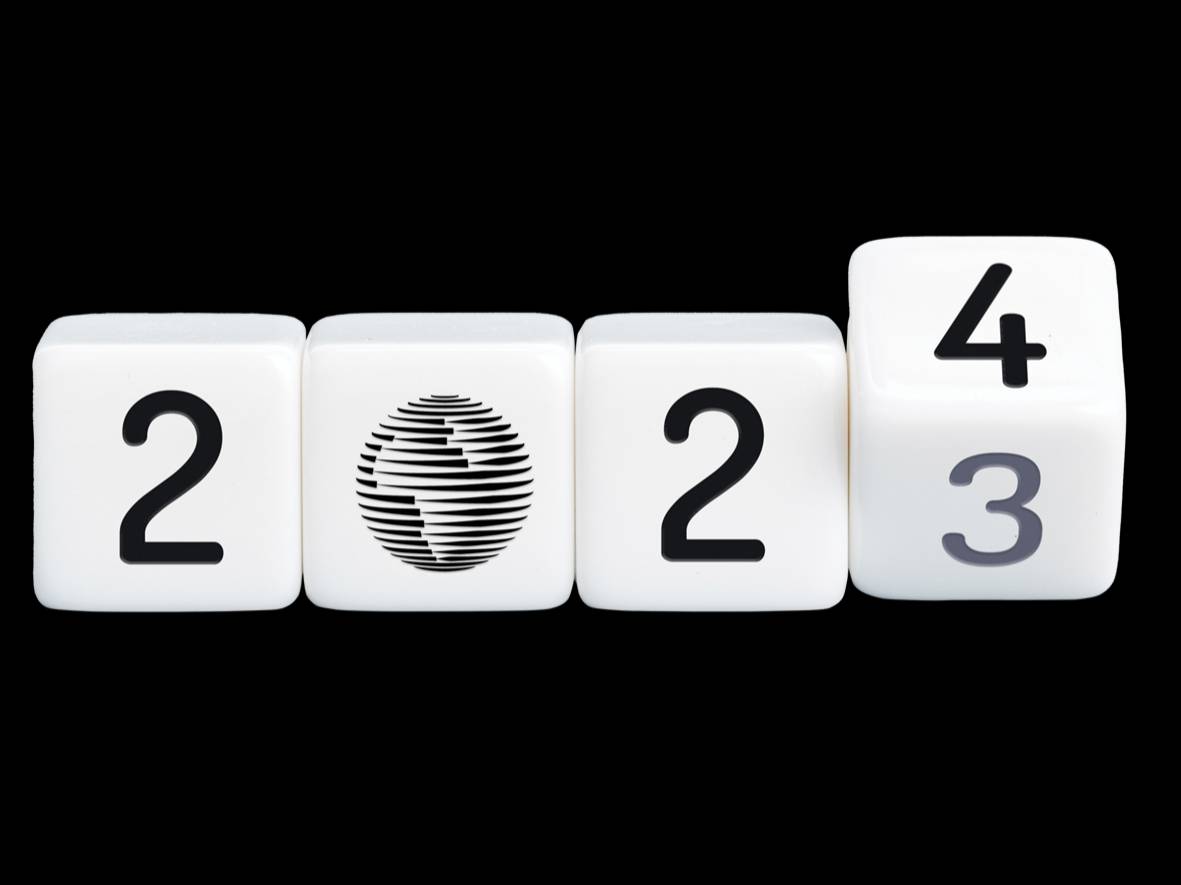 العالم على أعتاب 2024... عام الأسئلة والآمال الحذرة