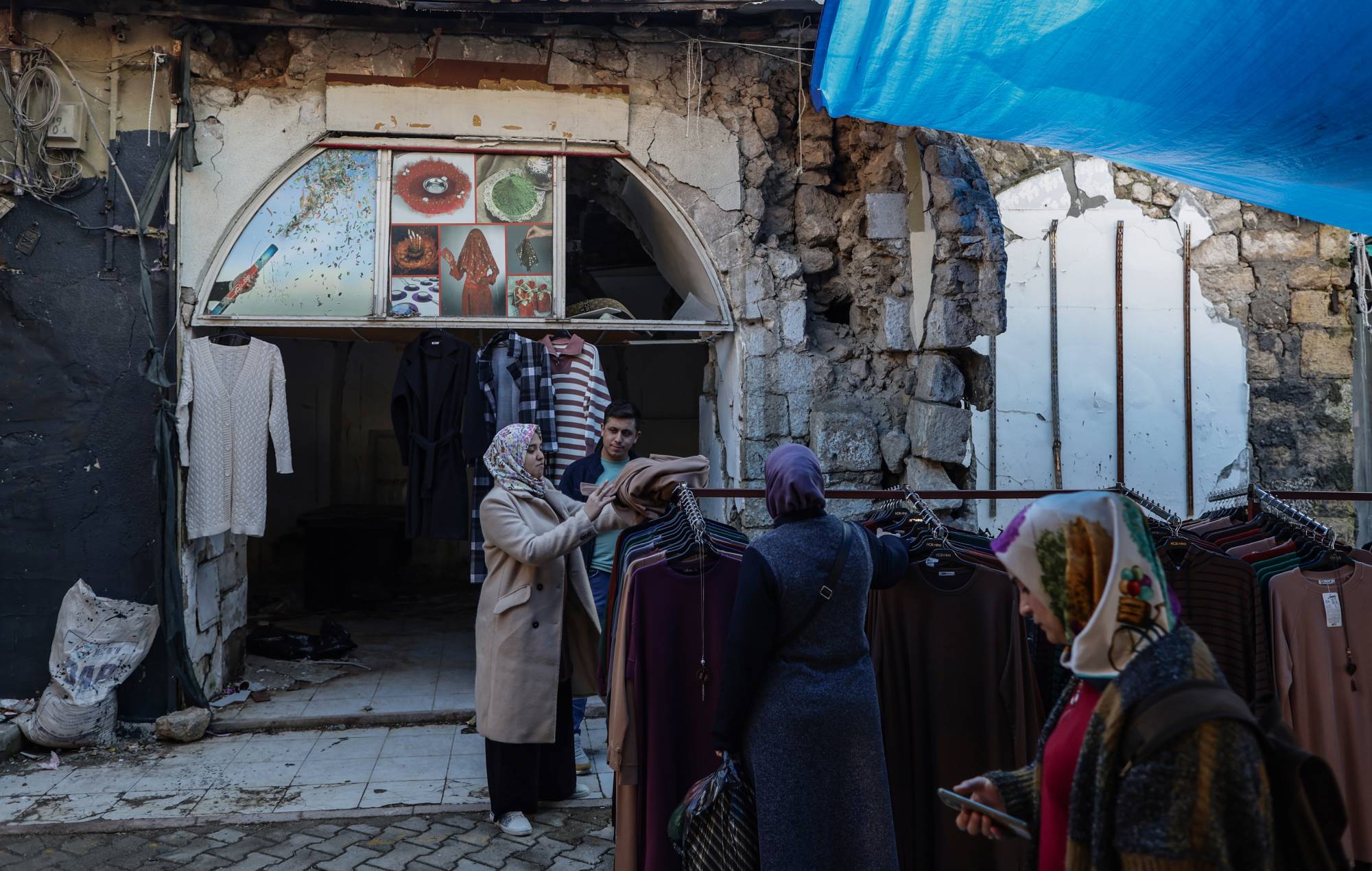 بلدة حدودية تعود إلى الخريطة باكتظاظ سوري تركي