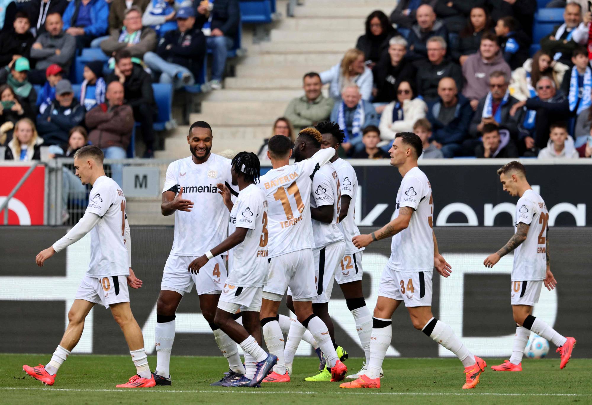 «بوندسليغا»: ليفركوزن وشتوتغارت يستعيدان نغمة الفوز