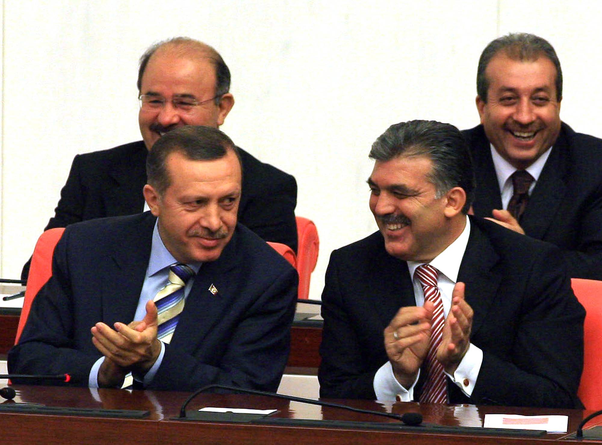 مستقبل إردوغان والحزب الحاكم... سؤال تركيا الكبير