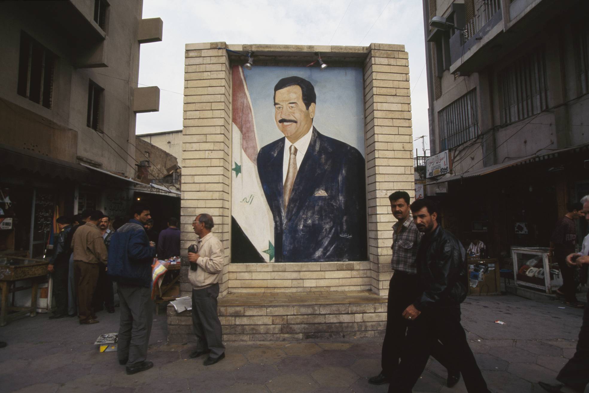 ديون 25 عاماً من الأسئلة العراقية