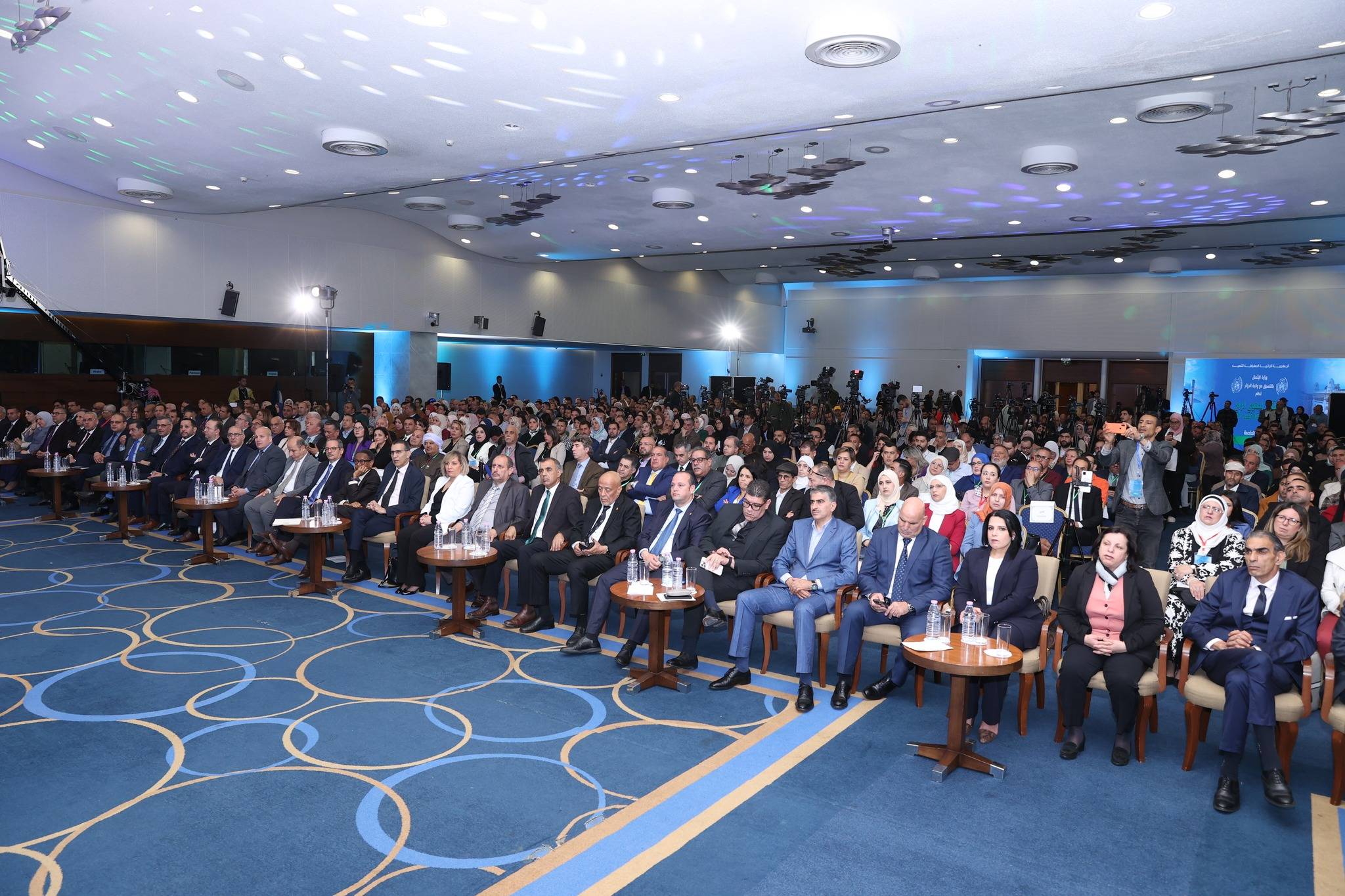 جانب من اجتماع وزير الاتصال الجزائري محمد مزيان بالصحافيين (الوزارة)