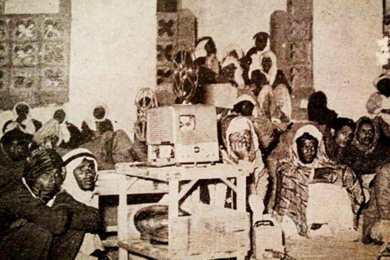 تجمع لمشاهدة فيلم داخل حوش الجمجوم (الشرق الأوسط)