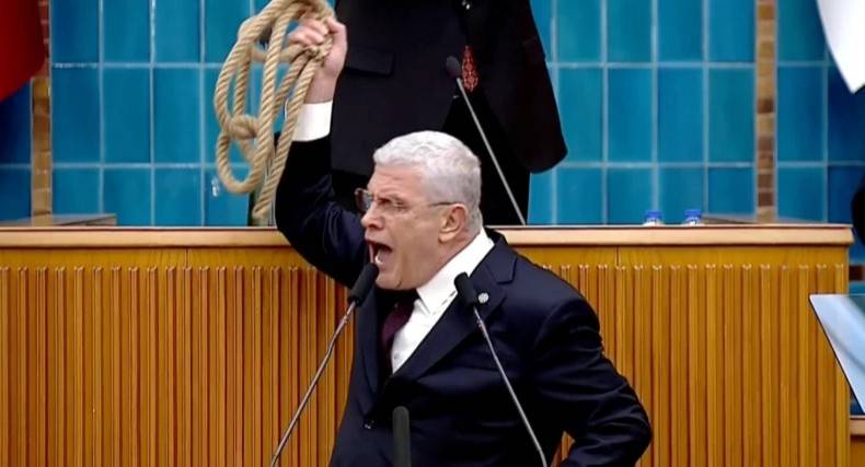 مبادرة حل «الكردستاني» تشق صفوف القوميين الأتراك