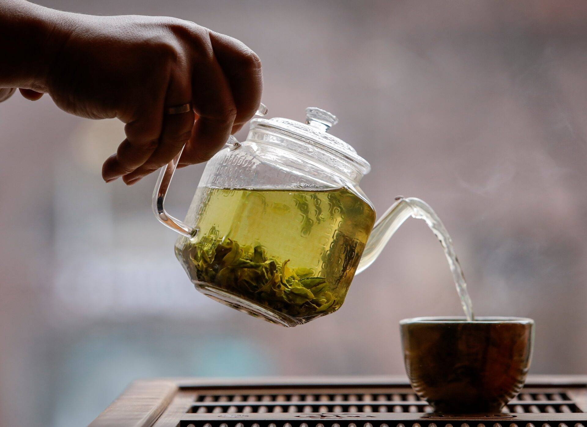 كوب شاي أخضر (رويترز)