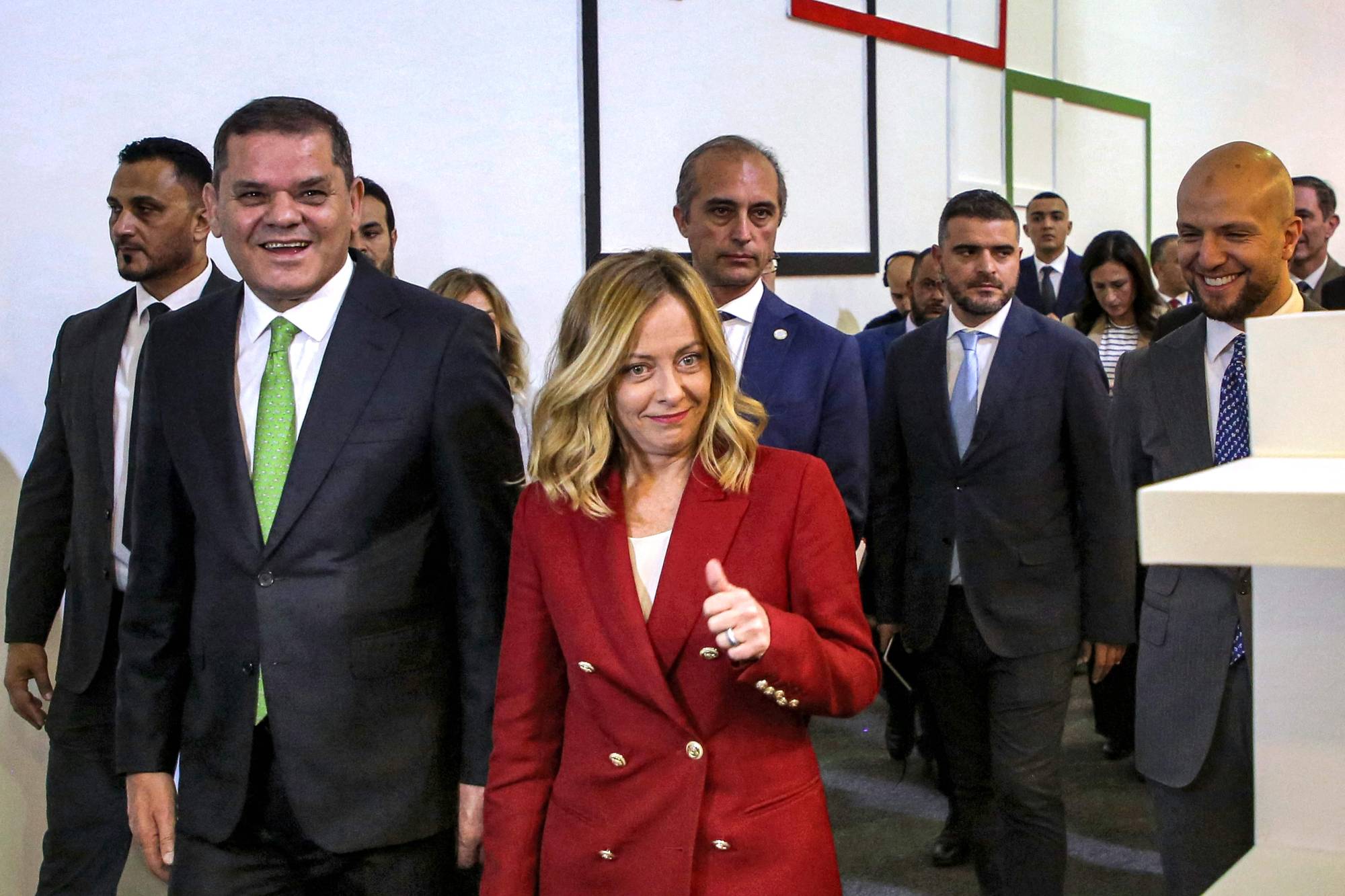 الدبيبة في لقاء سابق مع ميلوني لدى زيارتها طرابلس (أ.ف.ب)