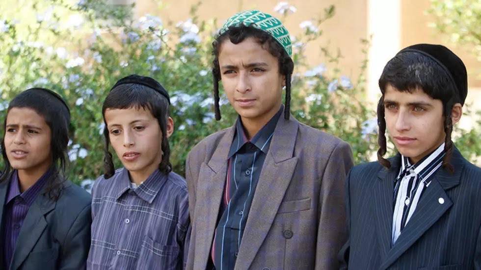في العام 2016 رحل الحوثيون آخر مجموعة من الطائفة اليهودية (إعلام محلي)