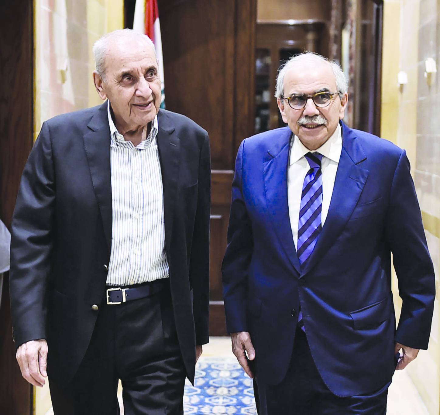 رئيس البرلمان نبيه بري مستقبِلاً رئيس الحكومة اللبنانية نواف سلام (إعلام مجلس النواب)