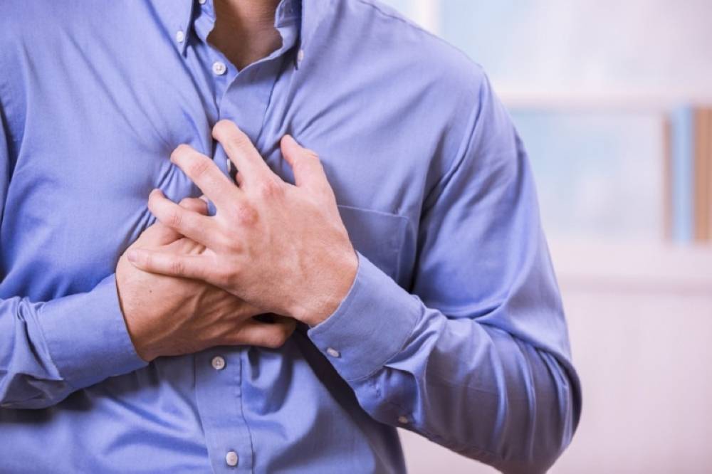 مستوى الكوليسترول قد يزيد خطر الإصابة بأمراض القلب (أ.ف.ب)