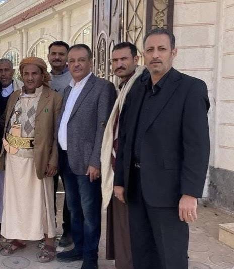 نادراً ما يظهر السفياني (الأول من اليسار) في وسائل الإعلام الحوثية (إعلام محلي)