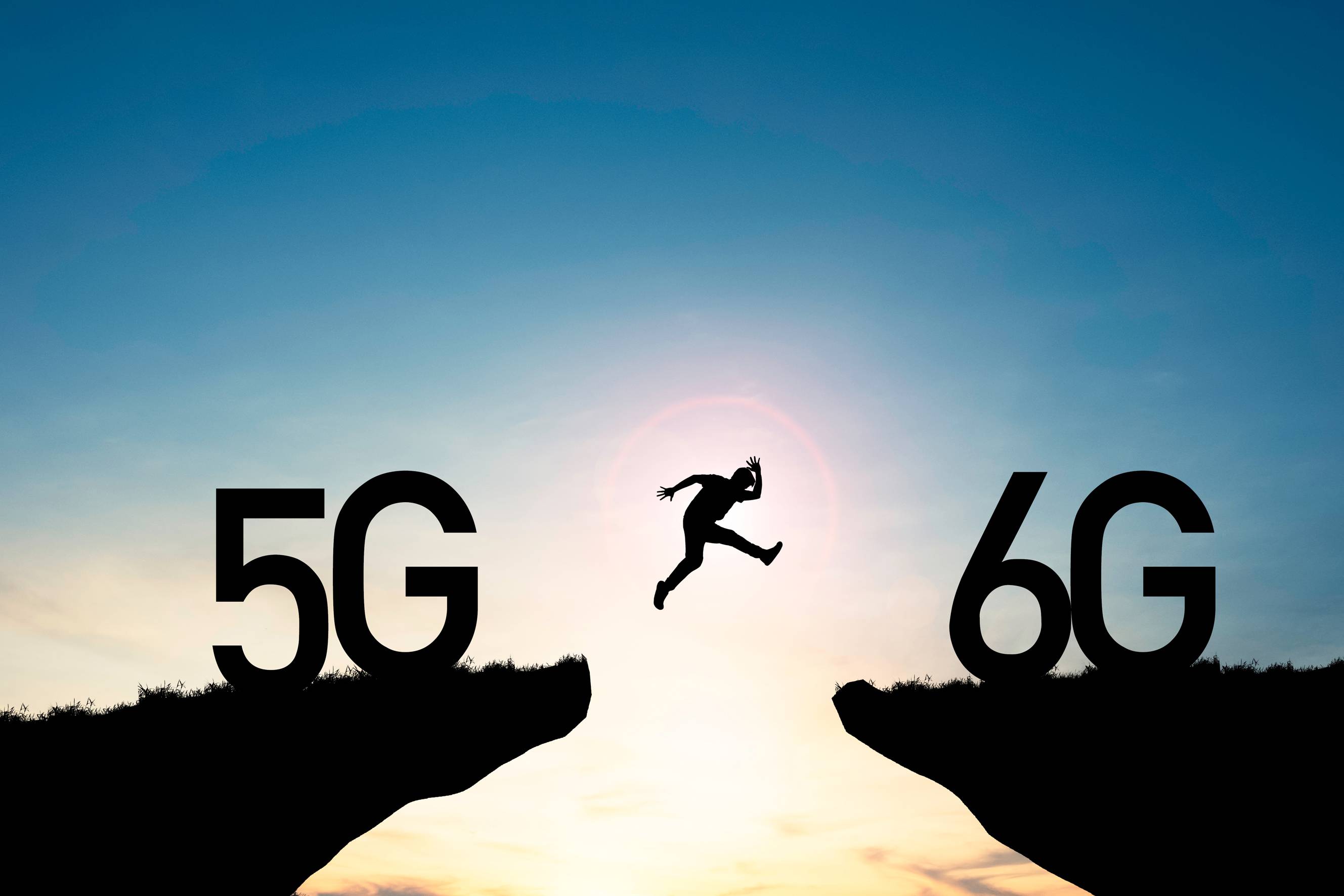 من المتوقع أن يبدأ الانتشار التجاري الفعلي لشبكات «6G» حول عام 2030 حيث لا يزال الطريق طويلاً لتطوير البنية التحتية والأجهزة المتوافقة (شاترستوك)