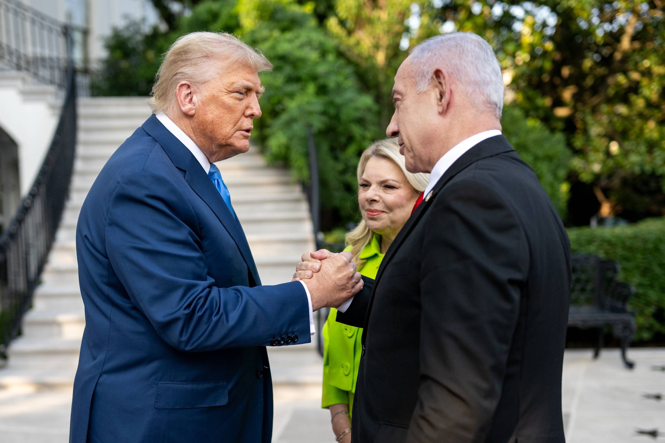 الرئيس الأميركي دونالد ترمب يستقبل رئيس الوزراء الإسرائيلي بنيامين نتنياهو في البيت الأبيض (أرشيفية - د.ب.أ)