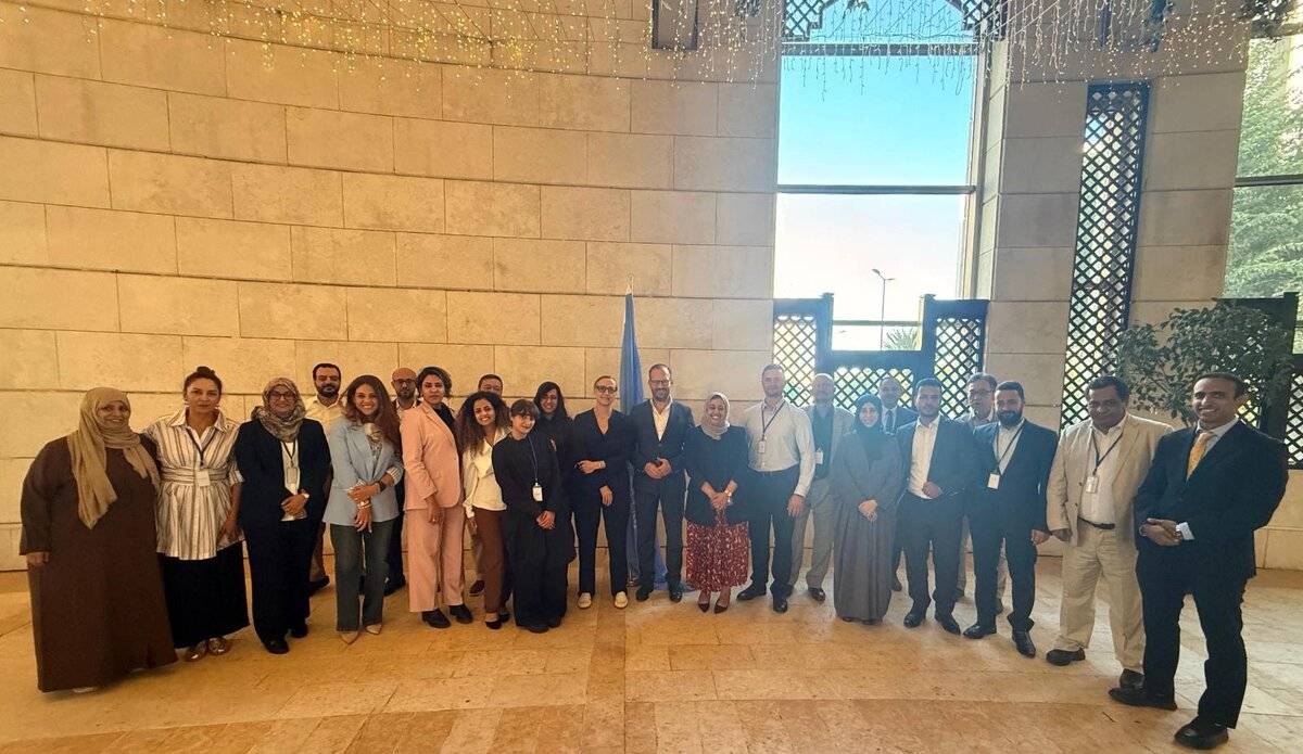 صورة للمشاركين في النقاشات التي نظّمها مكتب المبعوث الأممي لليمن (مكتب المبعوث)