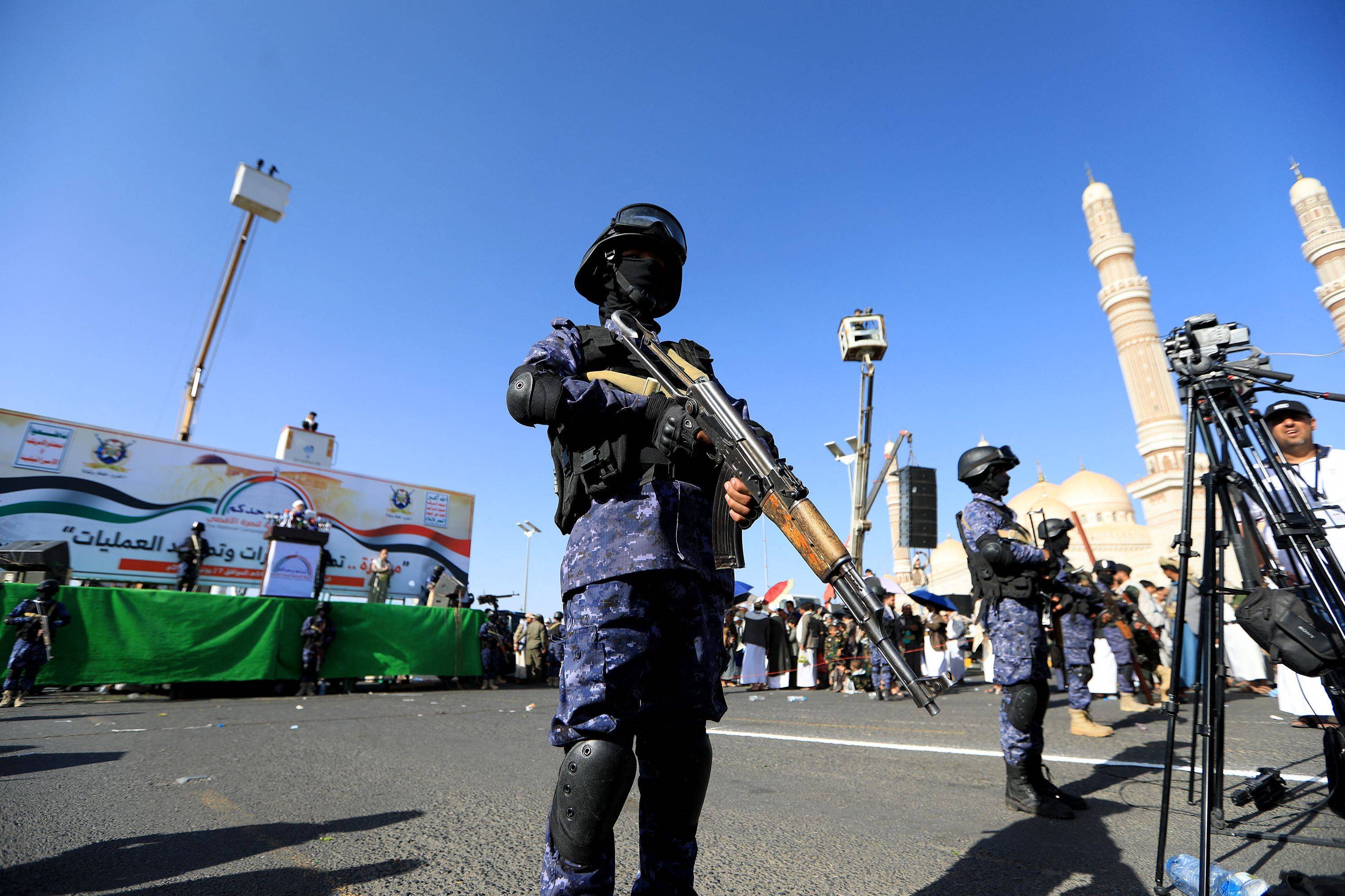 الحوثيون يفرضون قبضة أمنية مشددة ضد المدنيين والحريات العامة (إ.ب.أ)