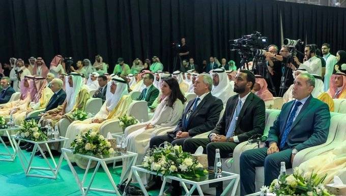 عدد من المسؤولين المحليين والدوليين في افتتاح المعرض والمؤتمر السعودي الدولي للخطوط الحديدية (الشرق الأوسط)