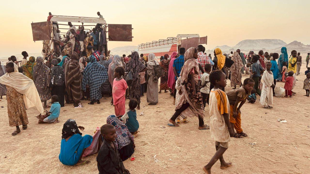 هجمات المسيرات على مطار الخرطوم الدولي تمنع إعادة تشغيله