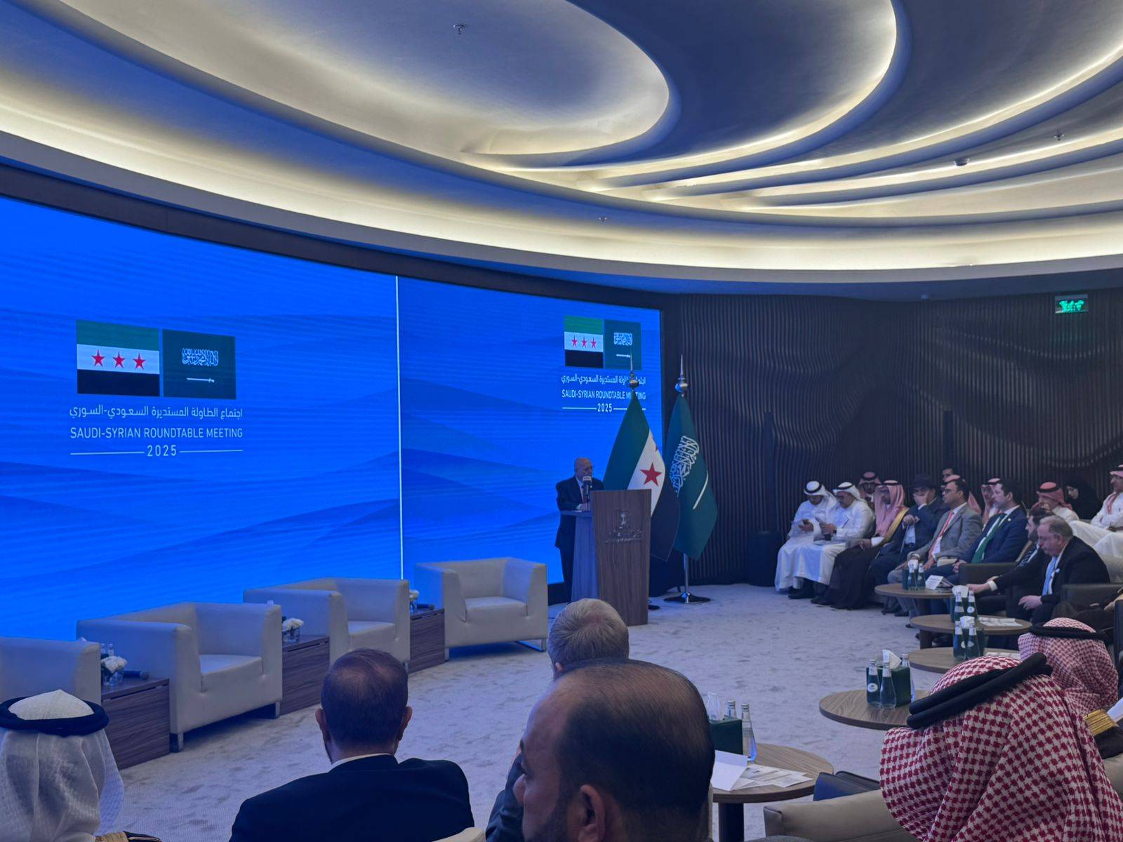 وزير الاقتصاد والصناعة السوري متحدثاً خلال انعقاد الطاولة المستديرة السعودية - السورية (الشرق الأوسط)