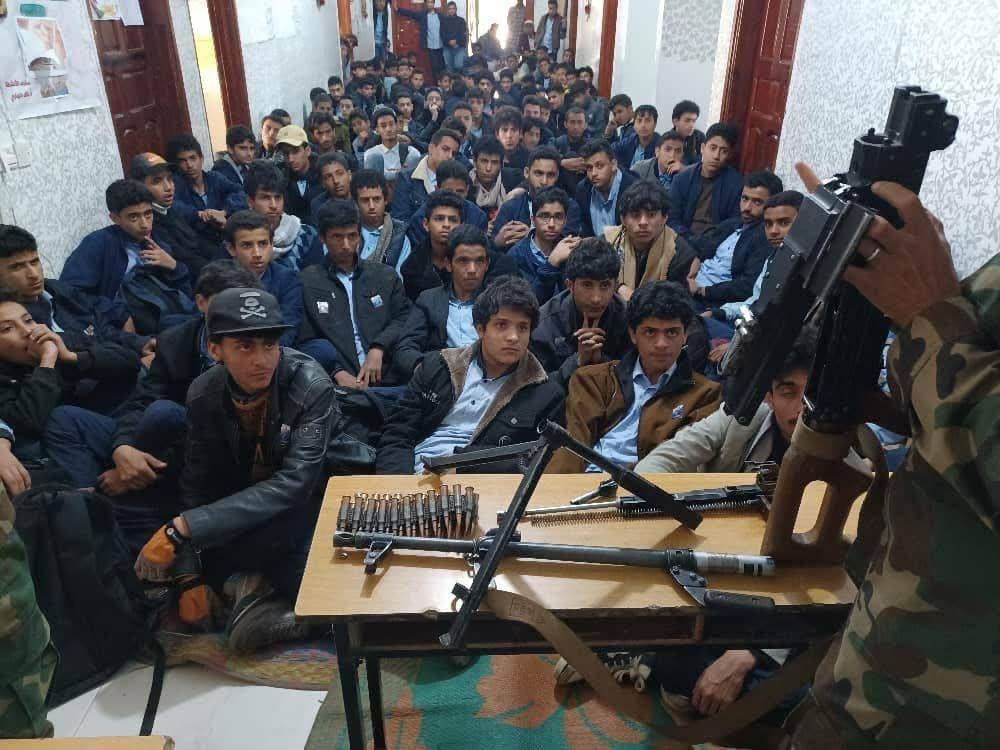 الحوثيون استغلوا أحداث غزة لتنفيذ أوسع عملية لتجنيد الأطفال (فيسبوك)