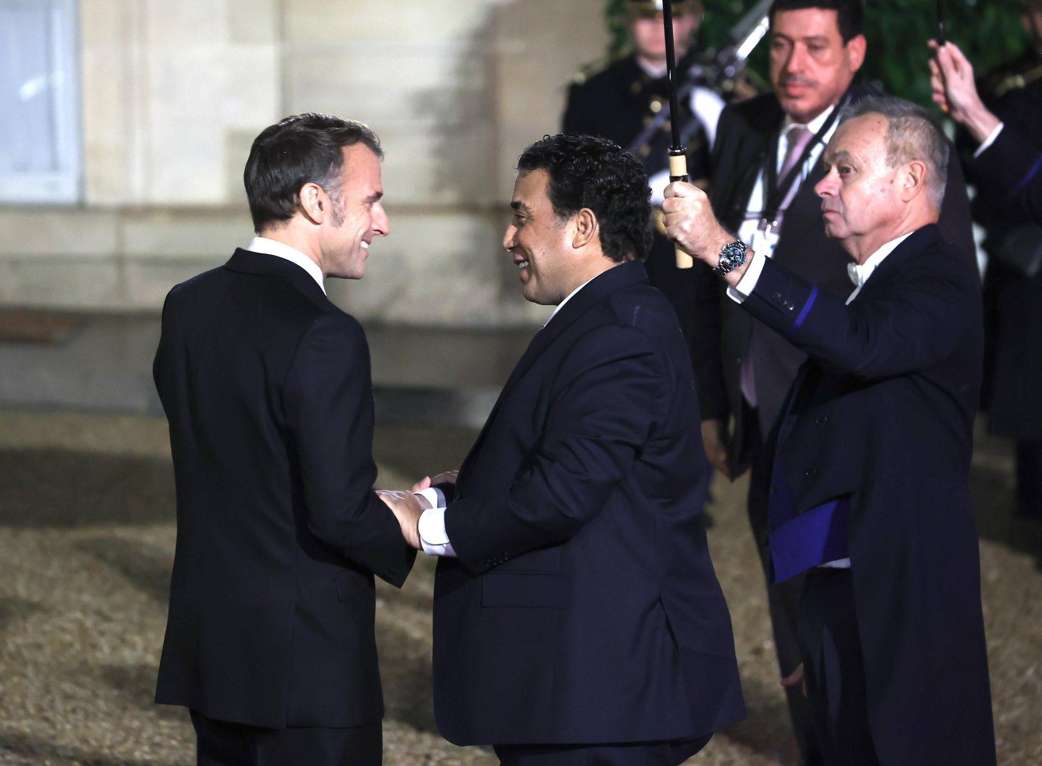 ماكرون مستقبلاً المنفي في الإليزيه الأربعاء (المجلس الرئاسي الليبي)