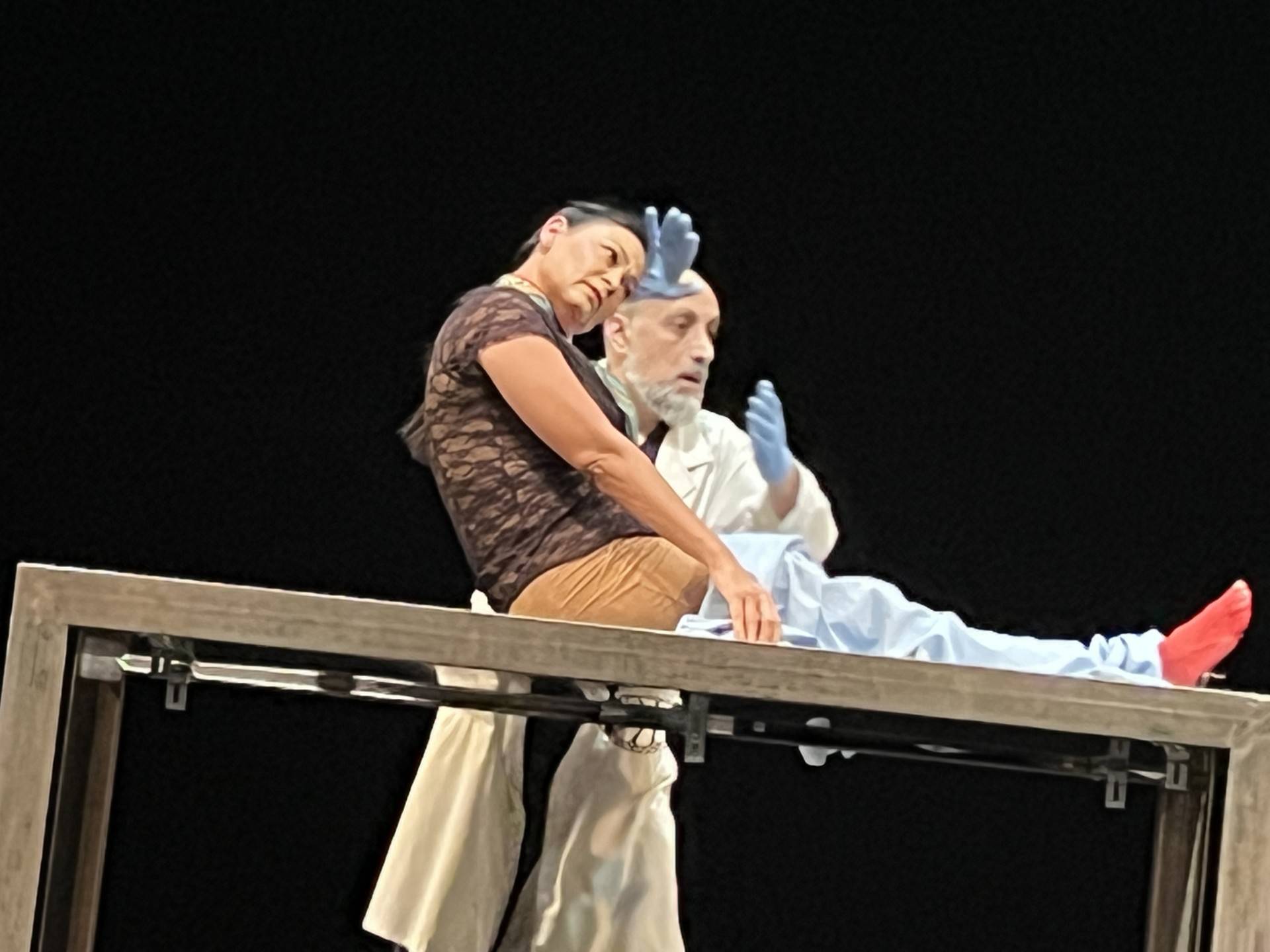 صوت المرأة المكسورة والمعنّفة تترجمه حديب بأداء مبهر (الشرق الأوسط)