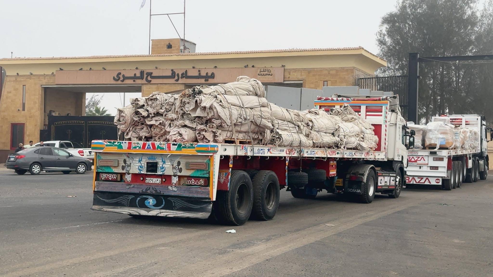 الهلال الأحمر المصري يُطلق قافلة «زاد العزة» الـ64 حاملة أكثر من 300 ألف سلة غذائية إلى الفلسطينيين (الهلال الأحمر)