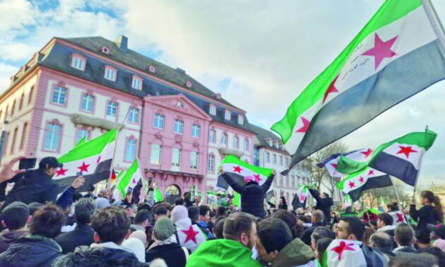 اللاجئون السوريون في ألمانيا... في طليعة المهددين بالترحيل (دويتشه فيله)