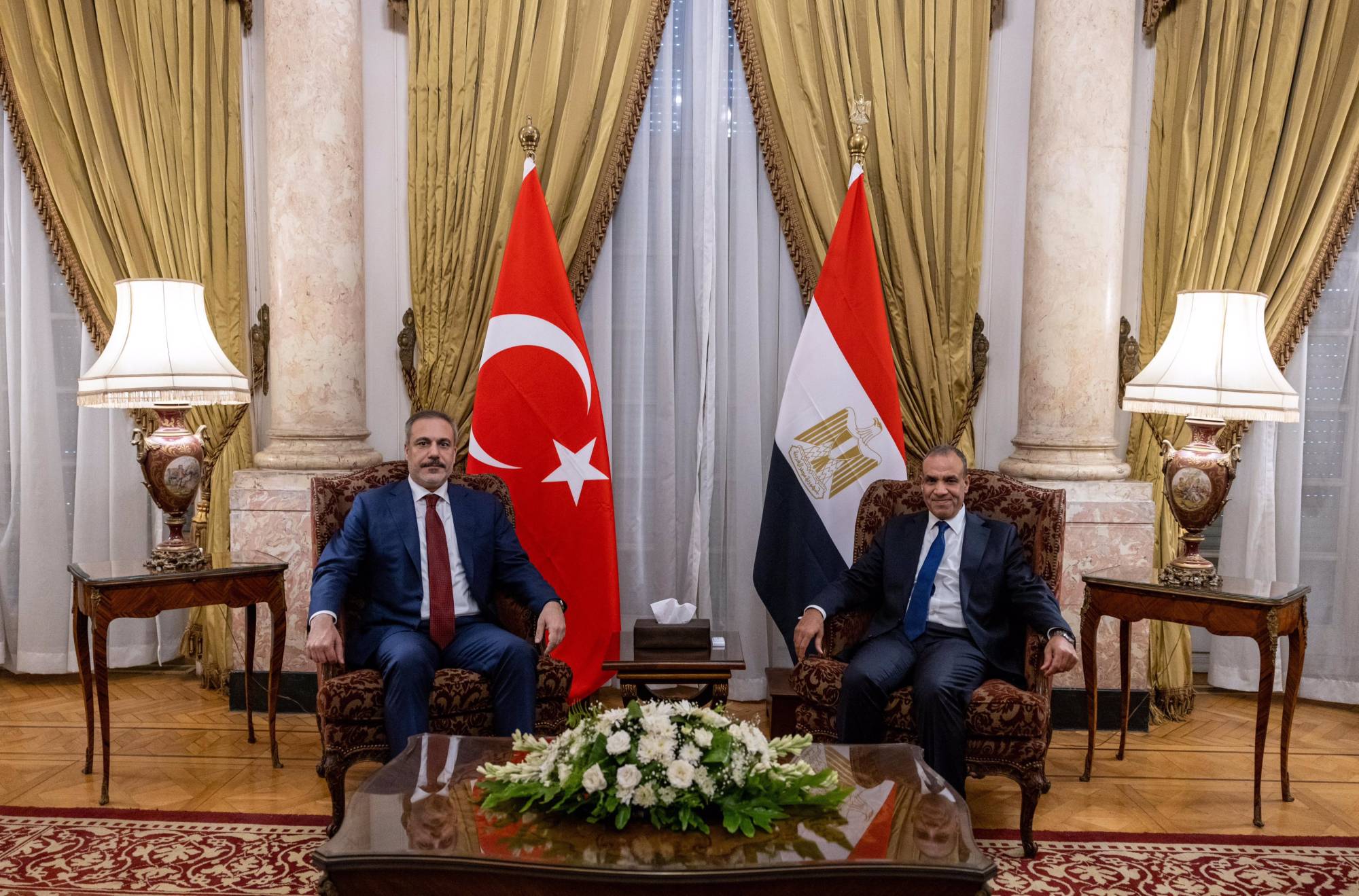 عبد العاطي وفيدان خلال مباحثات في القاهرة العام الماضي (أرشيفية - الخارجية التركية)