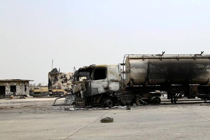 الغارات الإسرائيلية ألحقت أضراراً بتجارة الوقود التي يديرها الحوثيون (أ.ف.ب)