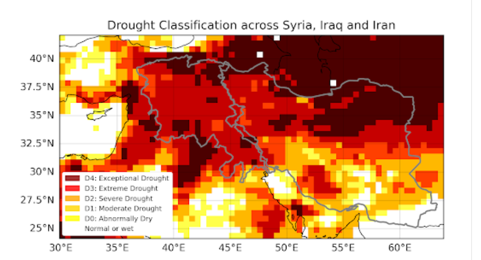خريطة حرارية تُظهر اختلاف مناطق الجفاف وفقاً لنظام رصد الجفاف العالمي الأميركي: تستند الفئات إلى قيم مؤشر الجفاف العام على مدى 36 شهراً في يونيو 2023... مناطق الدراسة مُحددة باللون الرمادي (حوض نهري دجلة والفرات على اليسار وإيران على اليمين)... (موقع منظمة «وورلد ويزر أتريبيوشن»)