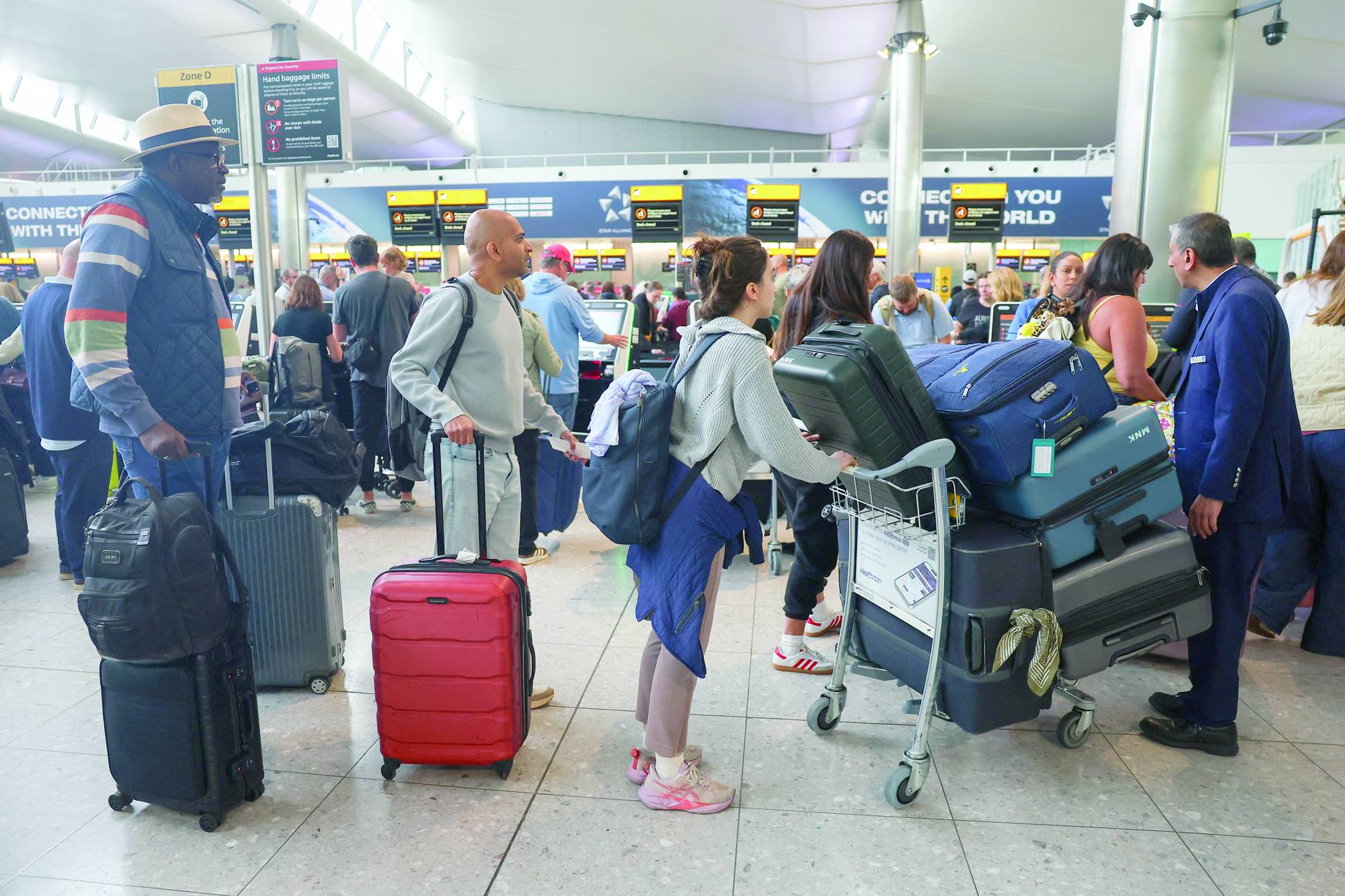 أوروبا تتحرك لتأمين وقود الطائرات وتفادي أزمة صيفية