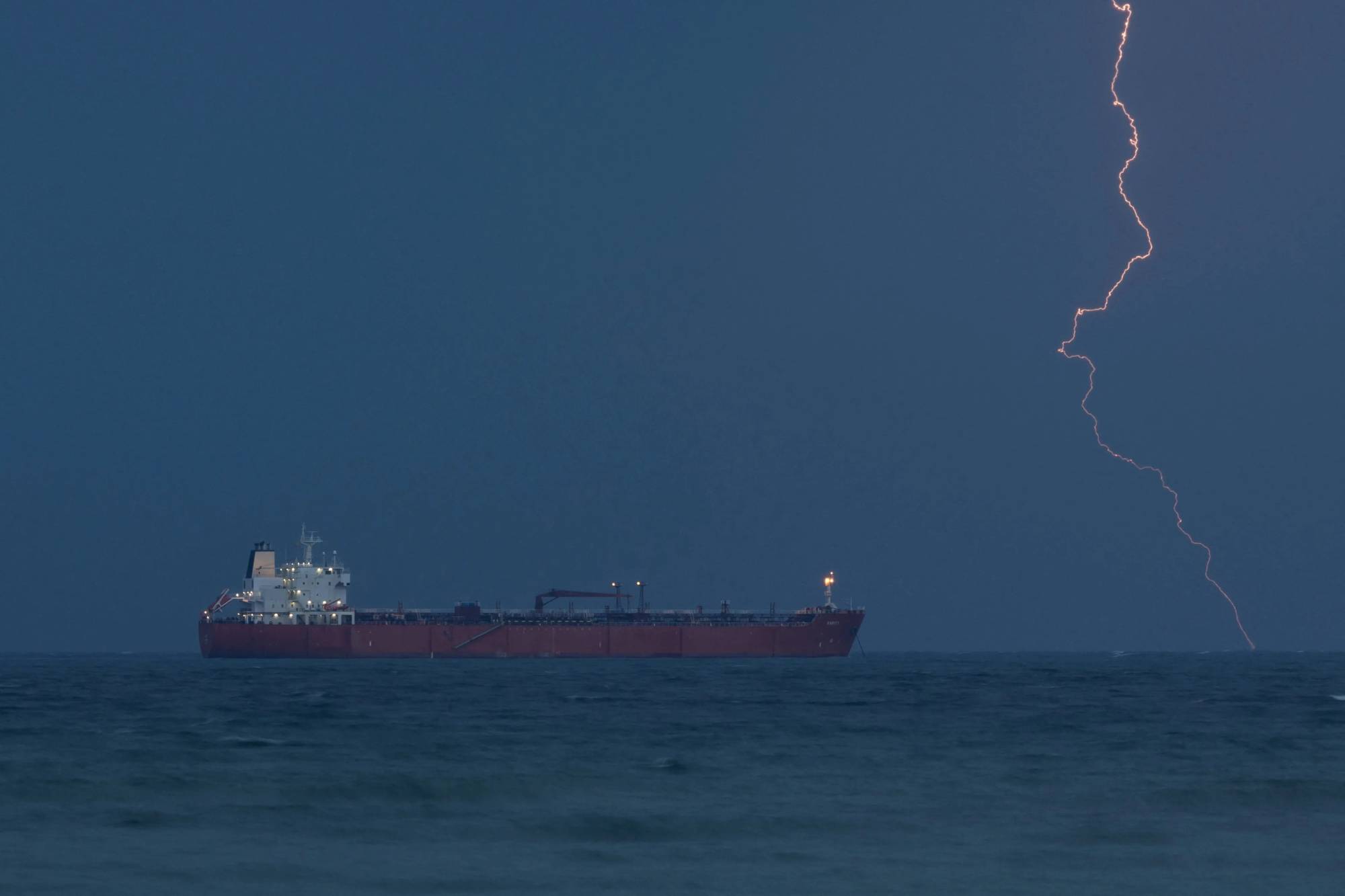 5 سفن قطرية محملة بالغاز الطبيعي تقترب من مضيق هرمز