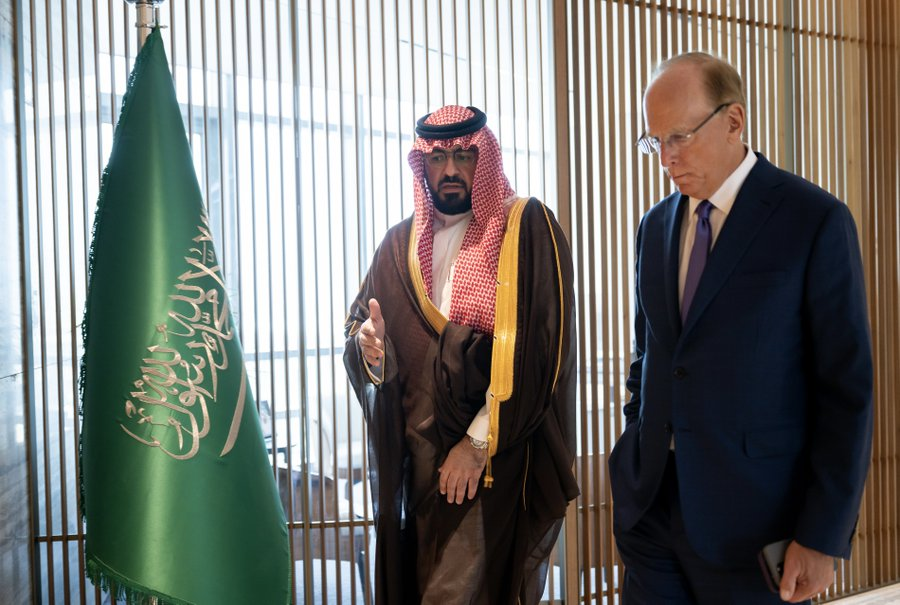 وزير الاقتصاد السعودي يبحث فرص الاستثمار مع رئيس «بلاك روك»