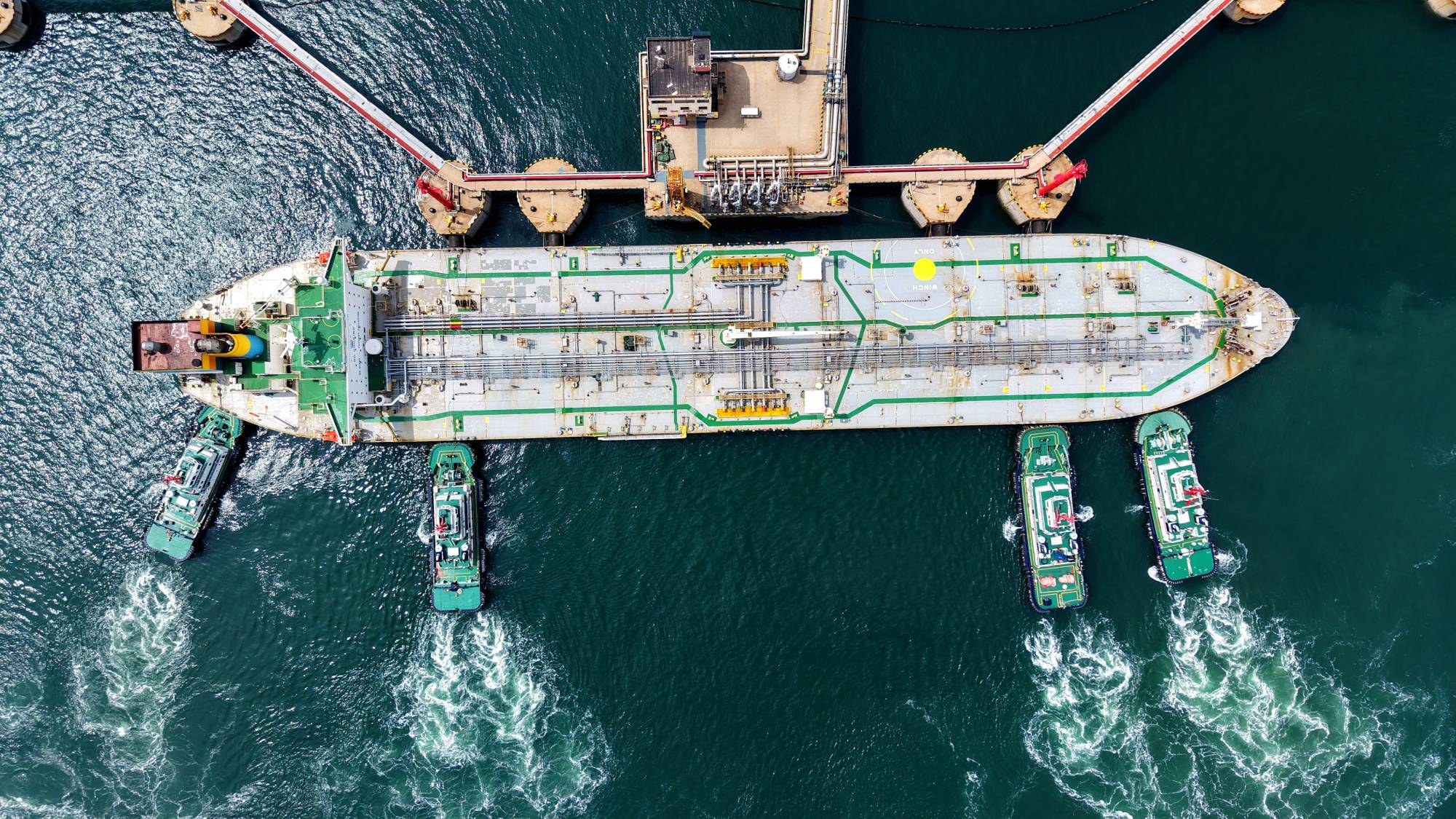 مع تشديد الحظر... الصين تُقلّص صادرات الوقود دون حظرها