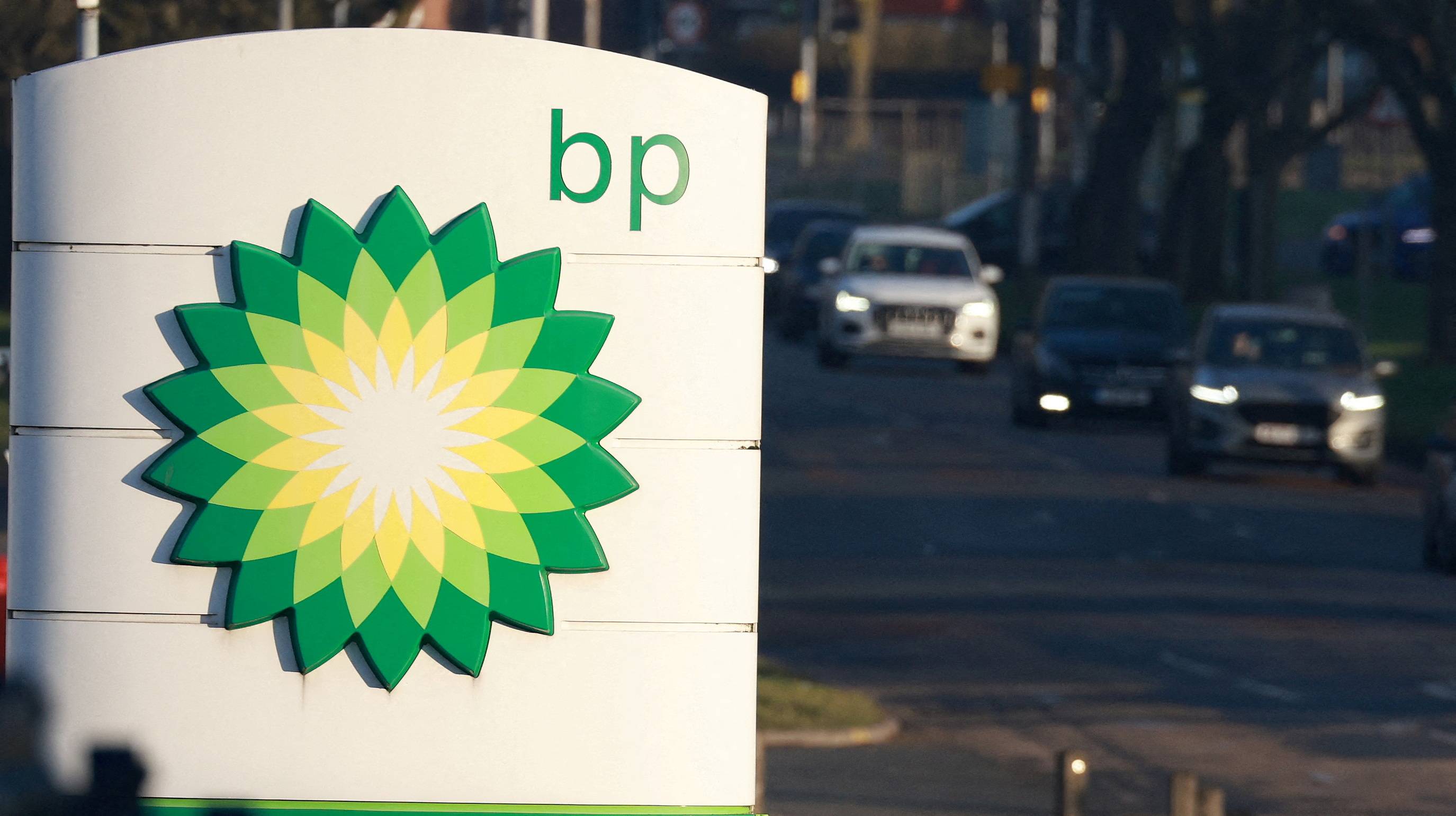 رئيس BP المُقال يرفض رواية الإقالة وينفي تجاوزات الحوكمة