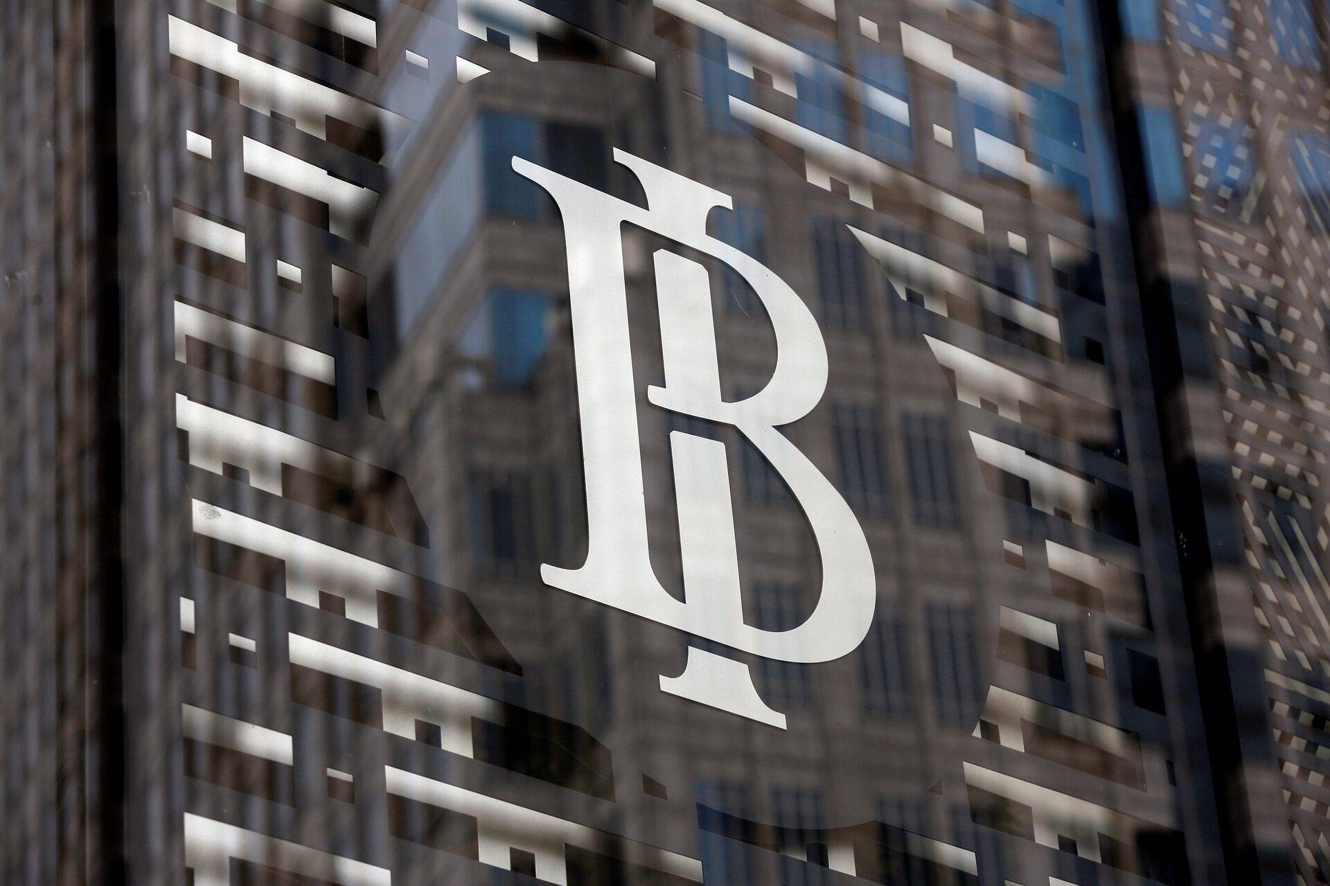 البنك المركزي الإندونيسي يفاجئ الأسواق برفع مفاجئ لسعر الفائدة خارج الدورة المقررة