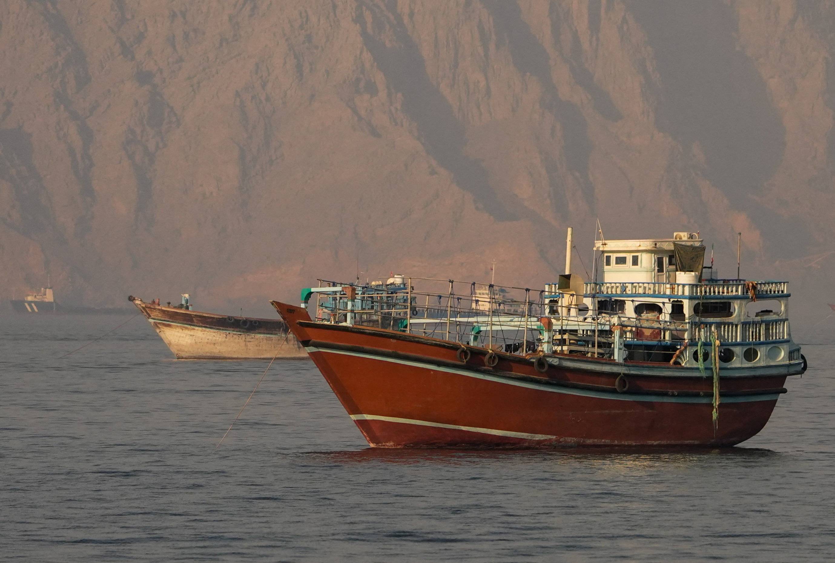 انفراجة مضيق هرمز: استقرار اقتصادي خليجي يتجاوز مكاسب النفط