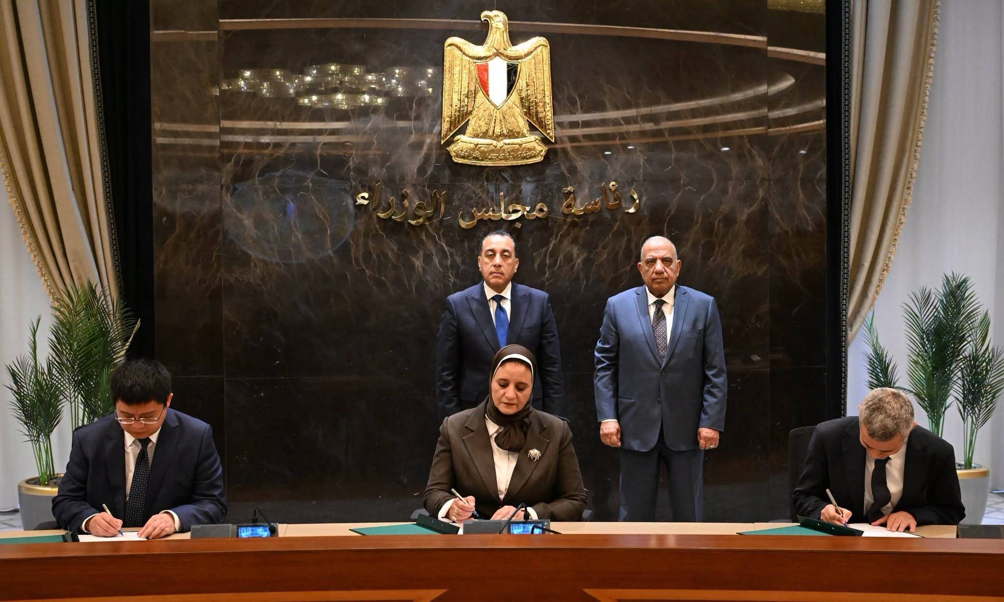 مصر تبرم اتفاقاً مع شركة صينية لإنشاء أول مصنع لتوربينات الرياح