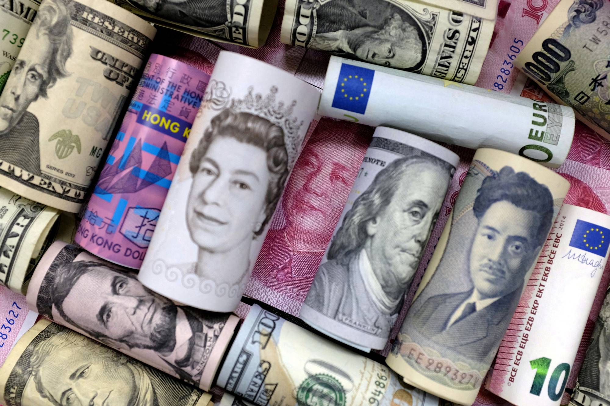 الين الياباني يتراجع إلى أدنى مستوى في 40 عاماً مقابل الدولار الأميركي