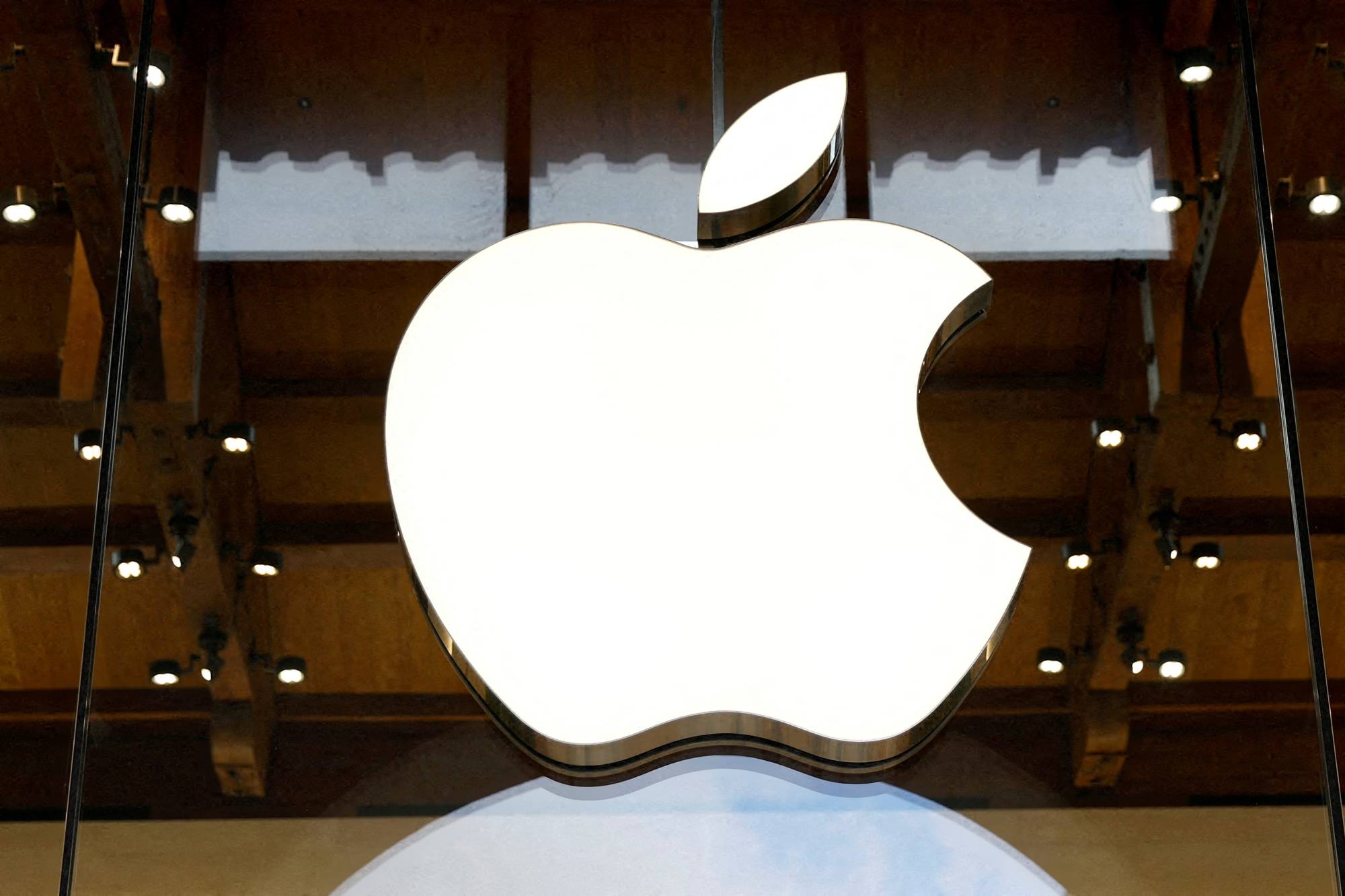 القضاء الأوروبي يُسقط طعون أبل ويقرّ خضوع متجر التطبيقات ونظام iOS للقواعد الرقمية