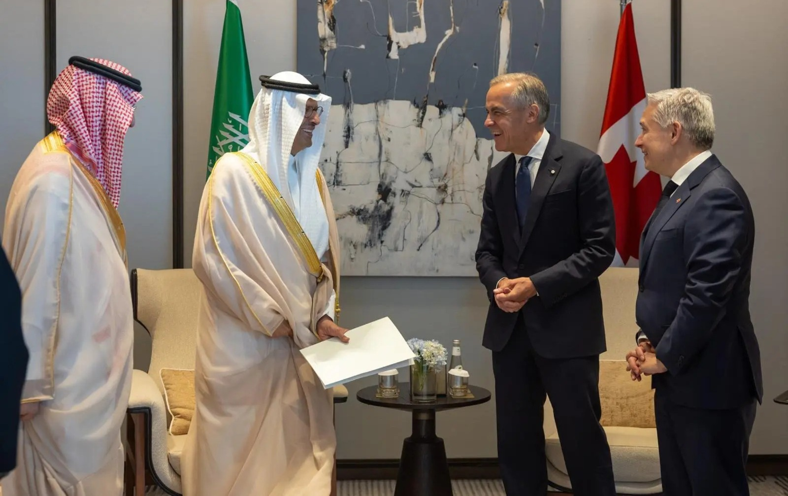 السعودية وكندا تبحثان آفاق التعاون في قطاع الطاقة والاستثمار