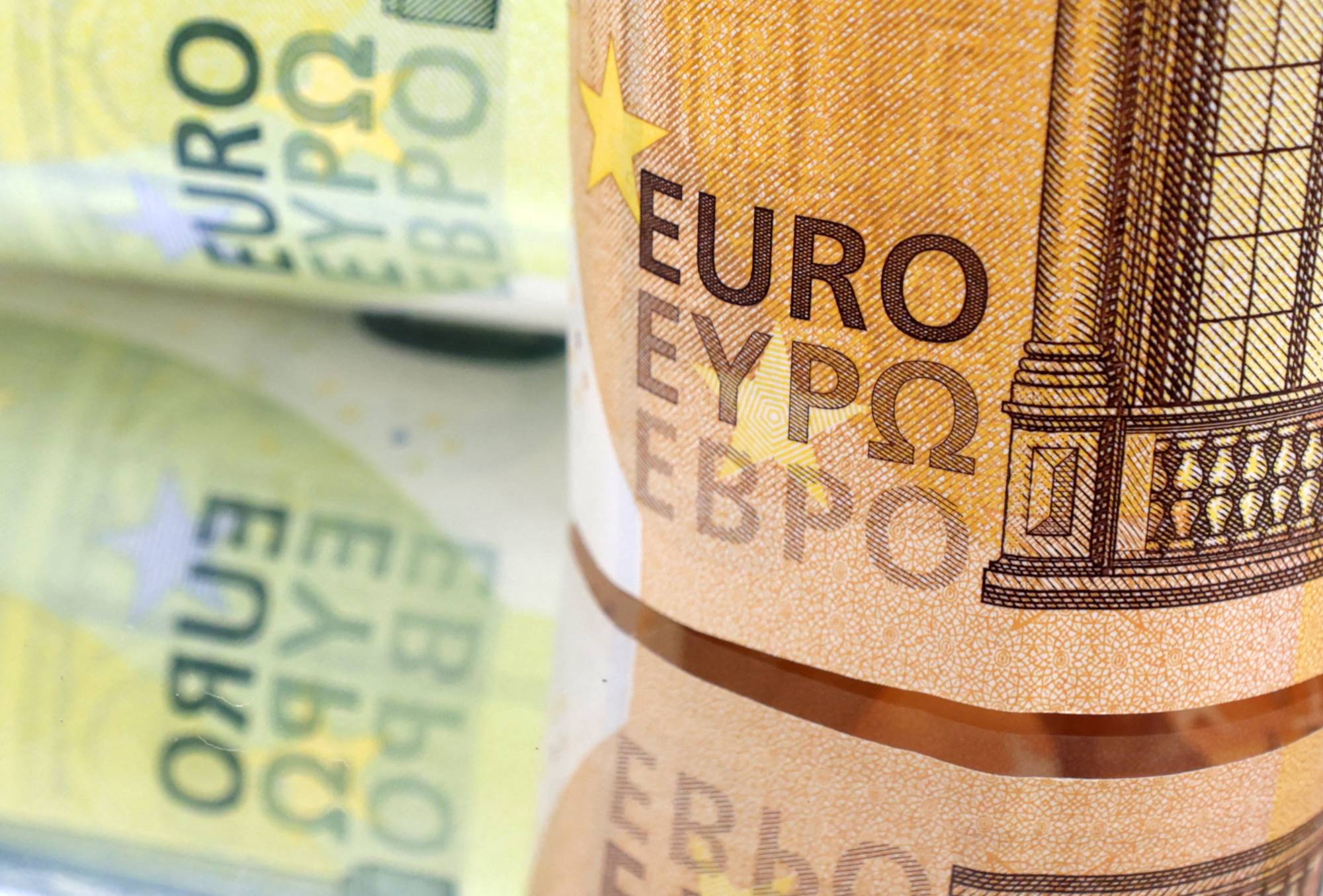 عوائد السندات الأوروبية تستقر وسط توترات مضيق هرمز