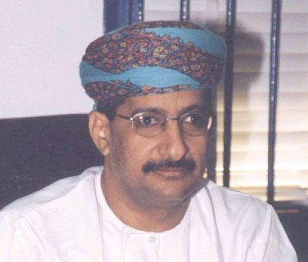 مبارك العامري... صوت الحب في القصيدة العُمانية