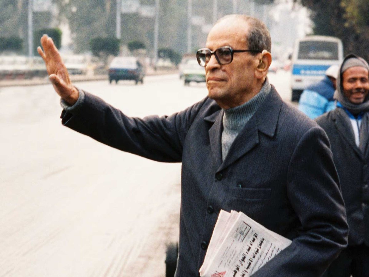 نجيب محفوظ... الغائب الحاضر دائماً