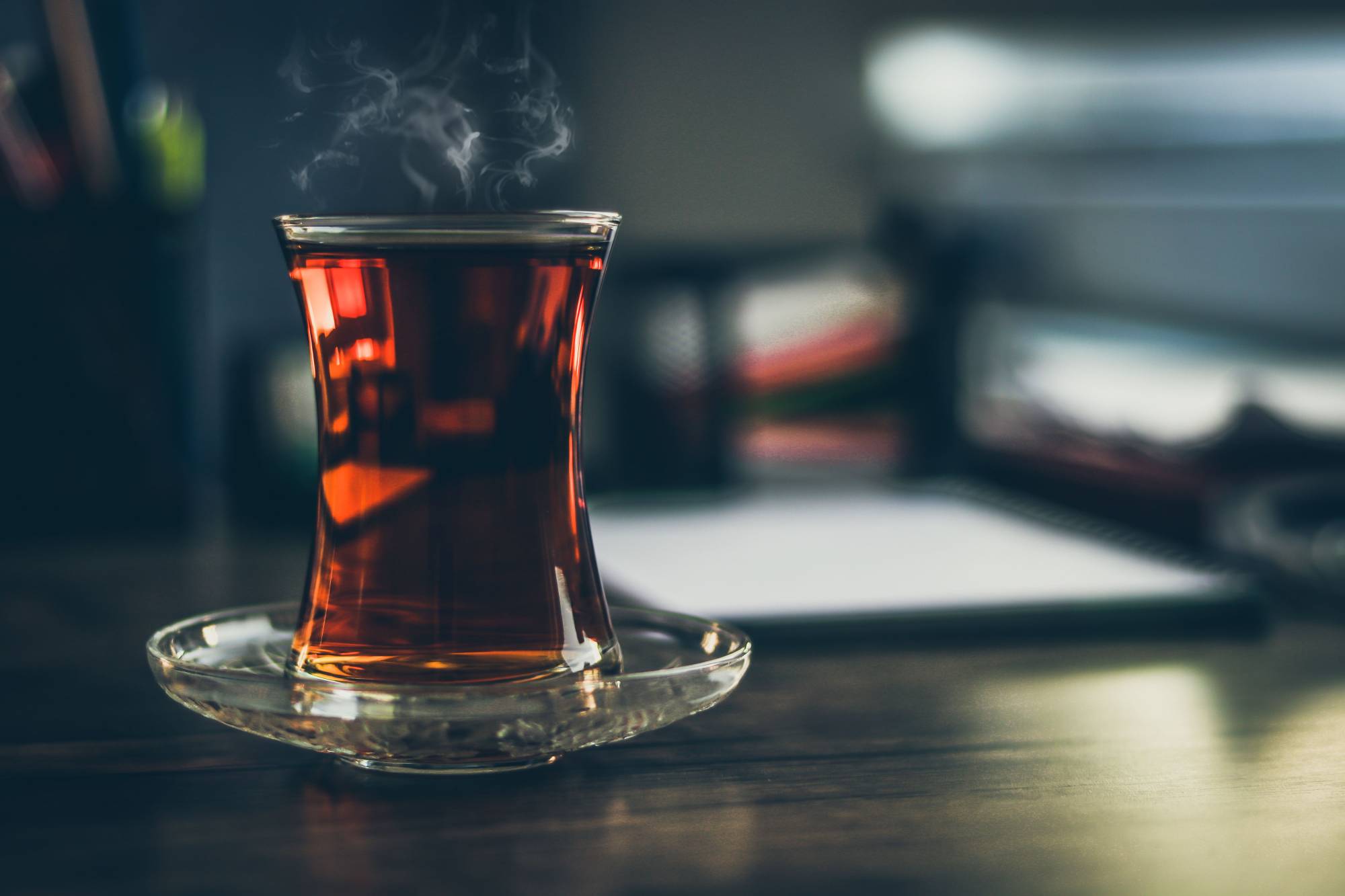 انتظر حتى يبرد فنجانك قليلاً... المشروبات شديدة السخونة قد تزيد خطر الإصابة بالسرطان