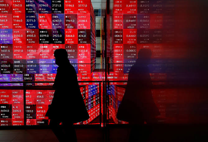 السوق السعودية تتراجع 1.3 % وتسجل أدنى إغلاق في شهر