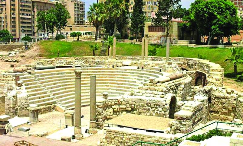 «إسكندرية فين؟»... كتاب يستعيد الوجه الأنثوي لعروس المتوسط