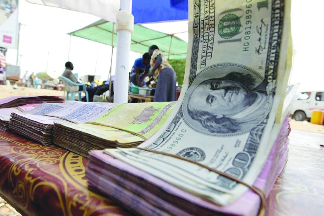 اقتصاد الحرب يدفع الجنيه السوداني إلى الهاوية
