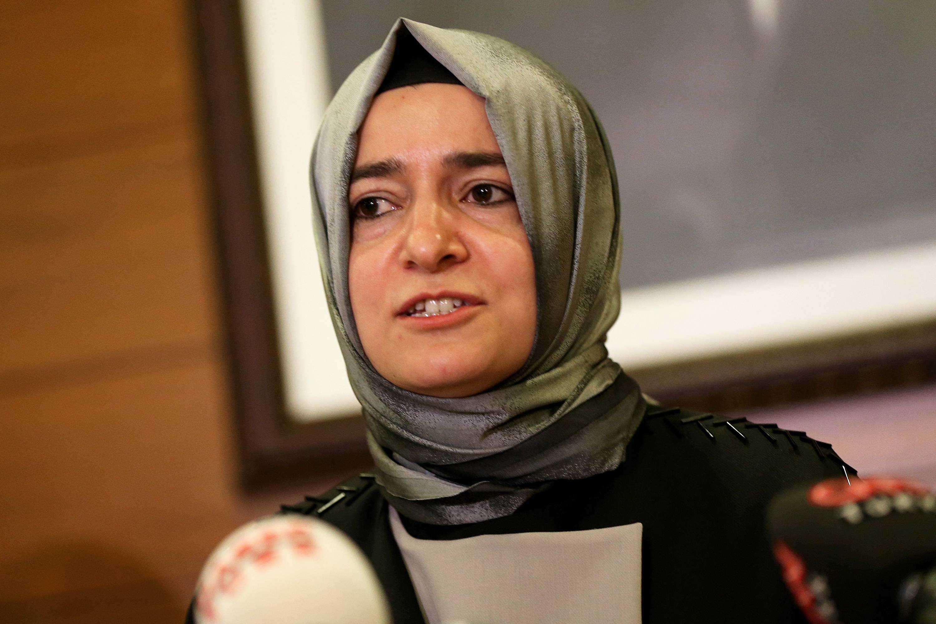 تركيا تجمّد أصول نائبة رئيس حزب إردوغان مع اتساع أزمة صناديق الاستثمار