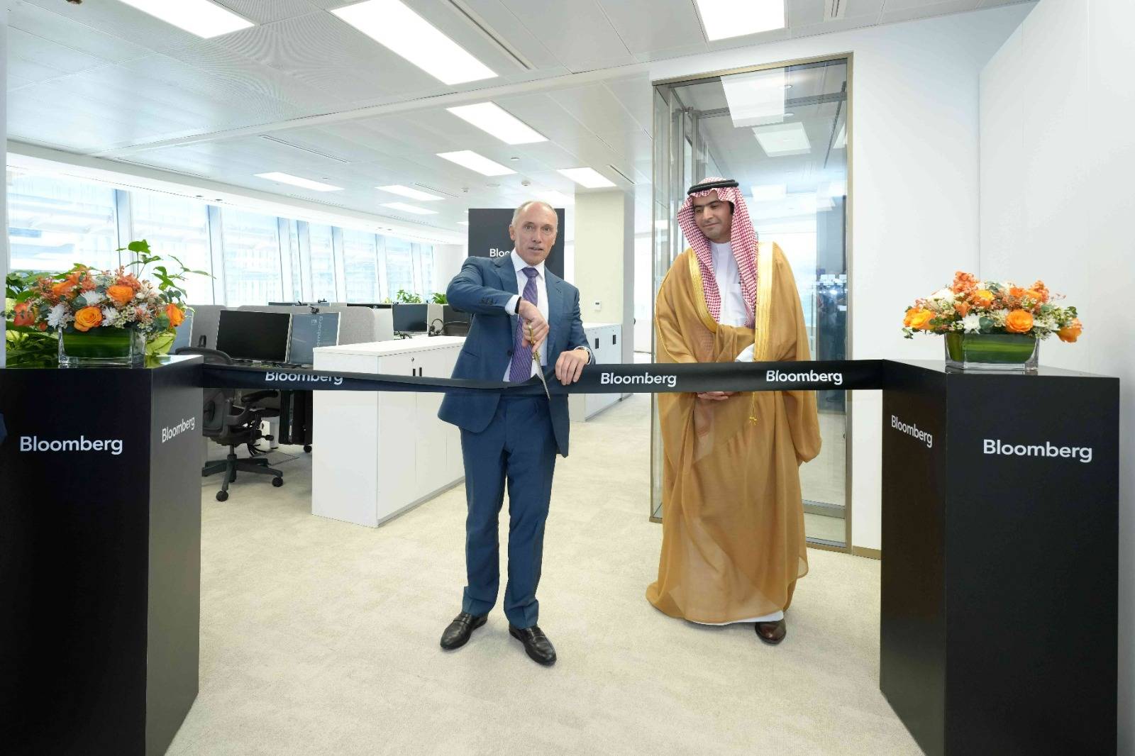«بلومبرغ» تتوسع في السعودية وتفتتح مكتباً جديداً في الرياض